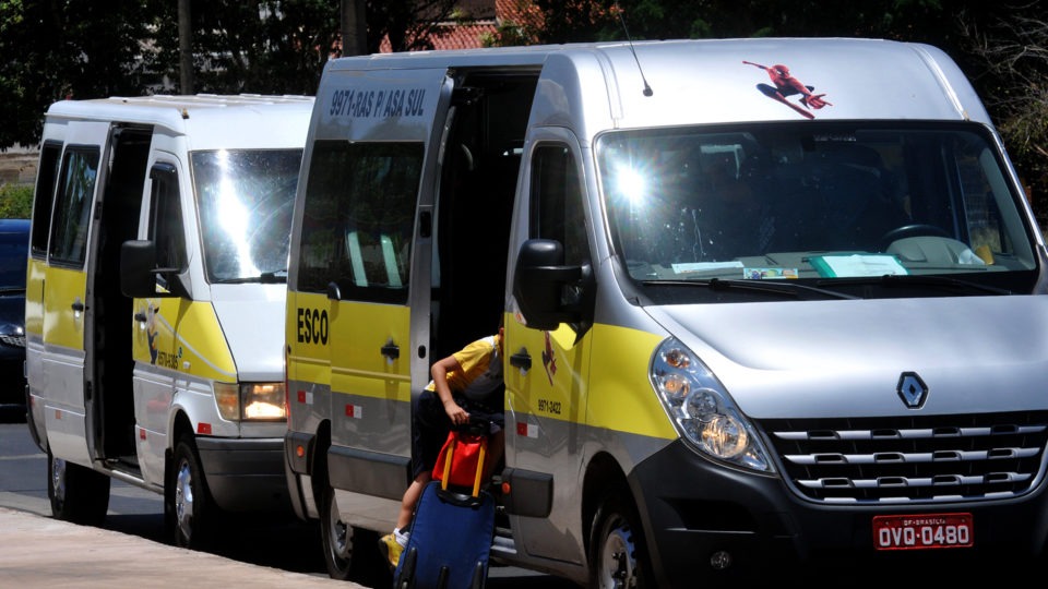 Transporte escolar no DF ganha novo prazo nas autorizações após ordem do Detran