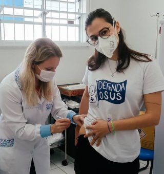 Vacinação em Joinville tem repercussão nacional após aplicação inusitada