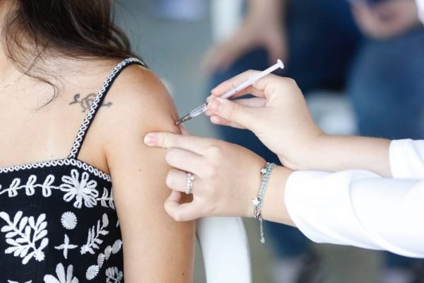 Distrito Federal inicia vacinação para maiores de 17 anos nesta terça (24)