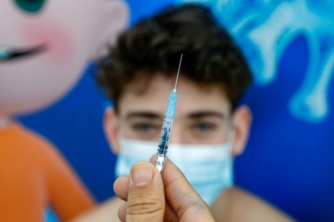 BH anuncia vacinação para adolescentes com comorbidades e gestantes