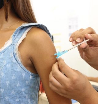 Paraná confirma que fará vacinação dos adolescentes sem comorbidade