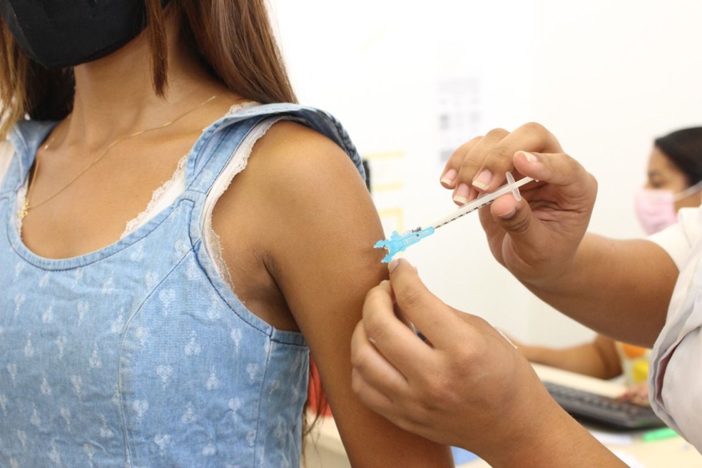 Belo Horizonte autoriza vacinação de adolescentes acima de 12 anos (Imagem: G1)