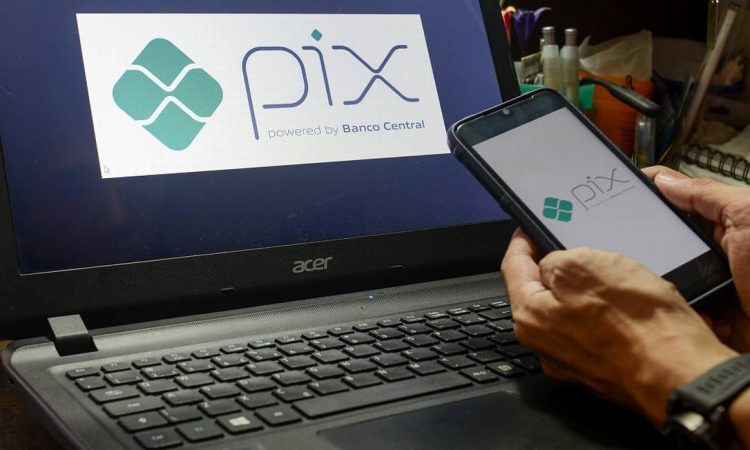 PIX fica limitado nas transferências noturnas; app do banco pode mudar isso!