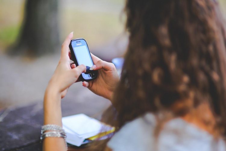 Matrícula escolar 2022 do Distrito Federal fica disponível por telefone; veja como fazer