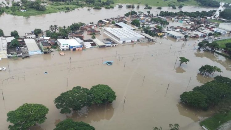 Cidades afetadas pelas chuvas estão sem eletricidade; como recuperar perdas?
