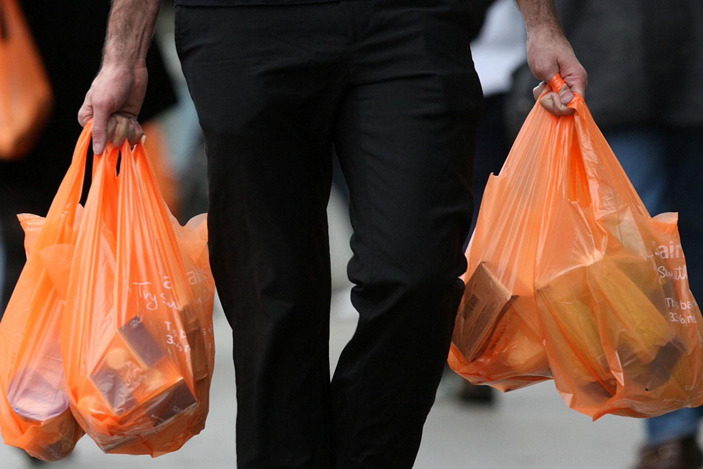 Sacolas plásticas podem ser proibidas em SP; como ficam os direitos do consumidor?