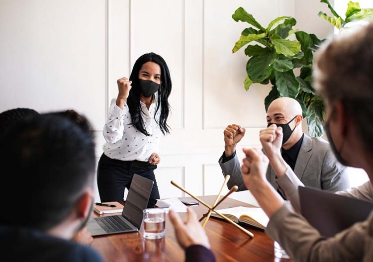 Volta do trabalho presencial: O que é direito do trabalhador e da empresa?