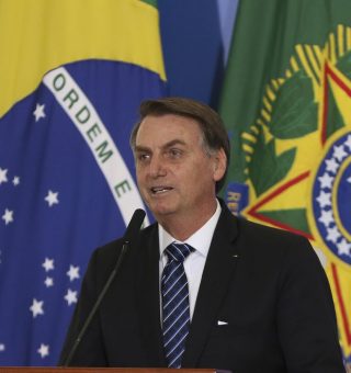 Novo projeto de lei pode aumentar o teto orçamentário do Auxílio Brasil