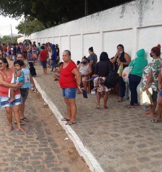 Crise! Em Natal, famílias fiquem horas na fila de espera para tentar Auxílio Brasil