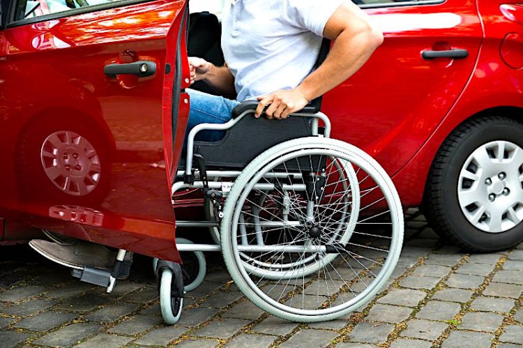 Governo AUMENTA desconto de preço de carros para pessoas com deficiência; veja como funciona