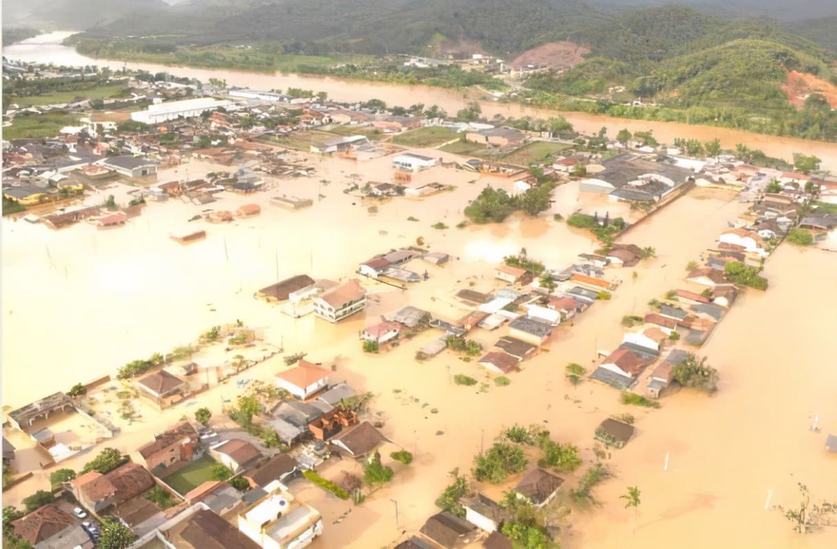 100 mil desabrigados pelas enchentes no Brasil