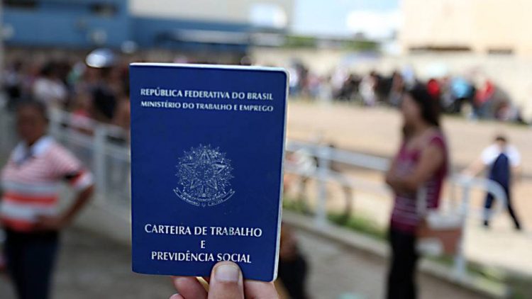 Classes C e D ainda sofrem com falta de empregos, mas estão confiantes por conta de um fator