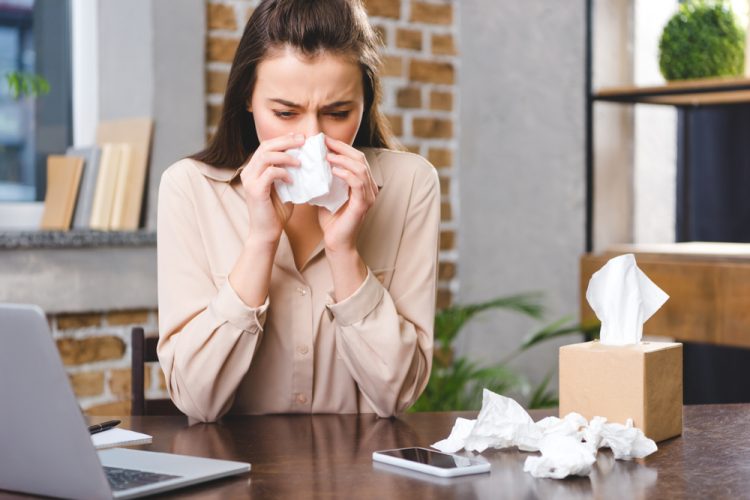 Sintomas de gripe e Covid-19: saiba quais são os direitos do trabalhador