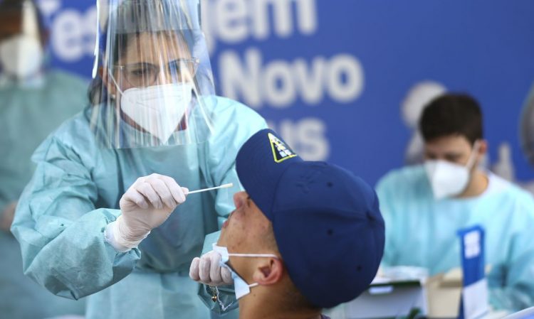 Falta de testes de Covid-19? Ministro da Saúde aponta 'culpados'; confira