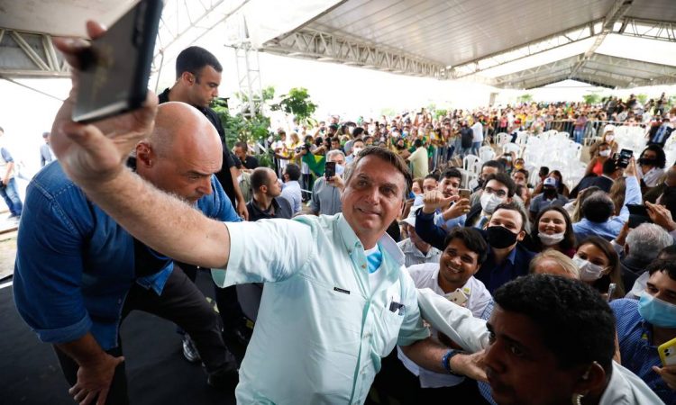 Infração por não usar máscara: Bolsonaro tenta anular multa de R$ 80 mil que levou no MA
