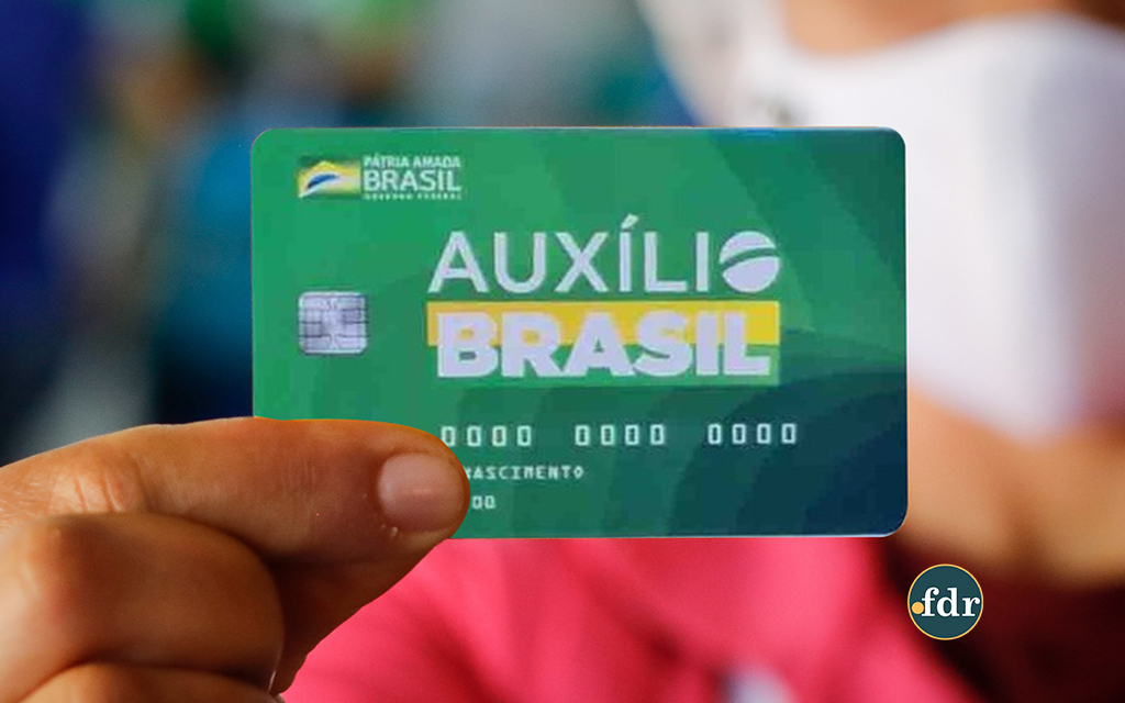 Auxílio Brasil contempla mais de 18 milhões de brasileiros, saiba como entrar na lista (Imagem: FDR)