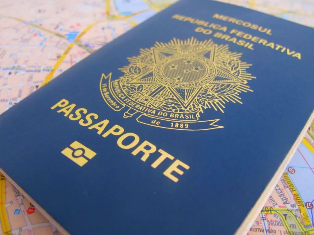 Ucranianos terão direito à passaporte humanitário brasileiro; entenda