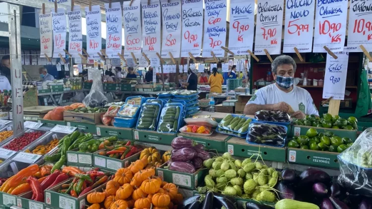 Frutas do Mercadão de SP custam até 6 vezes mais do que no Ceagesp