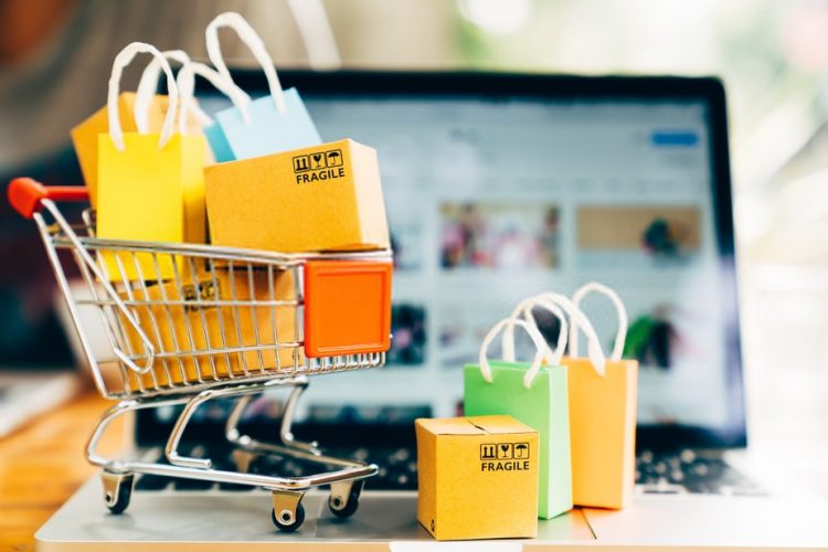 Dia do Cliente 2024: conheça as lojas que investiram em até 80% de descontos e compre online