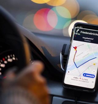 Direitos do trabalhador: motorista excluído da Uber consegue reverter decisão; entenda