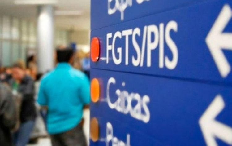 FGTS: Trabalhador pode ganhar R$ 10 mil em solicitação de revisão; saiba como