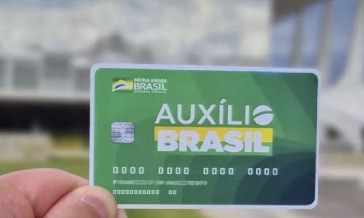 Recebeu o novo cartão do Auxílio Brasil com função débito? Saiba como  cadastrar a senha