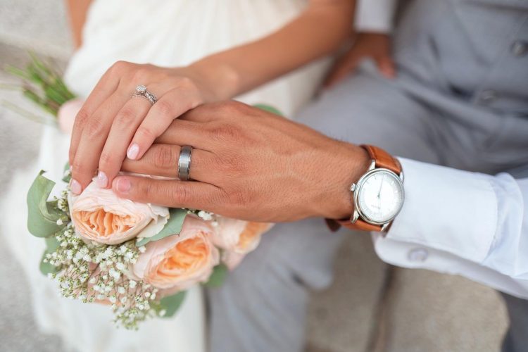 Casamento gratuito em 2025: quem tem direito? Veja regras e como solicitar no CRAS