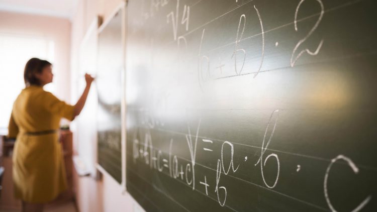 Dia dos Professores: Confira como ficou a aposentadoria dos profissionais