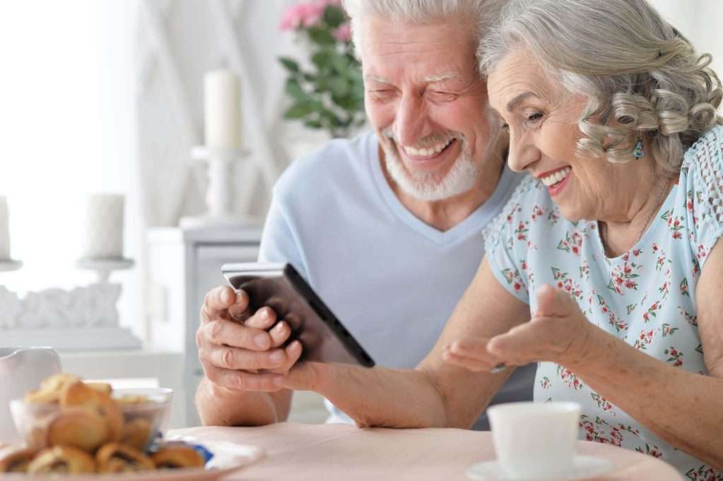 INSS: conheça cinco benefícios que idosos e aposentados têm direito