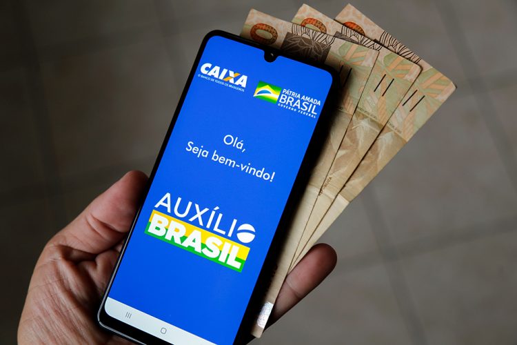 Foi DIVULGADA a DATA DE DEPÓSITO do AUXÍLIO BRASIL de R$ 600; veja o CALENDÁRIO