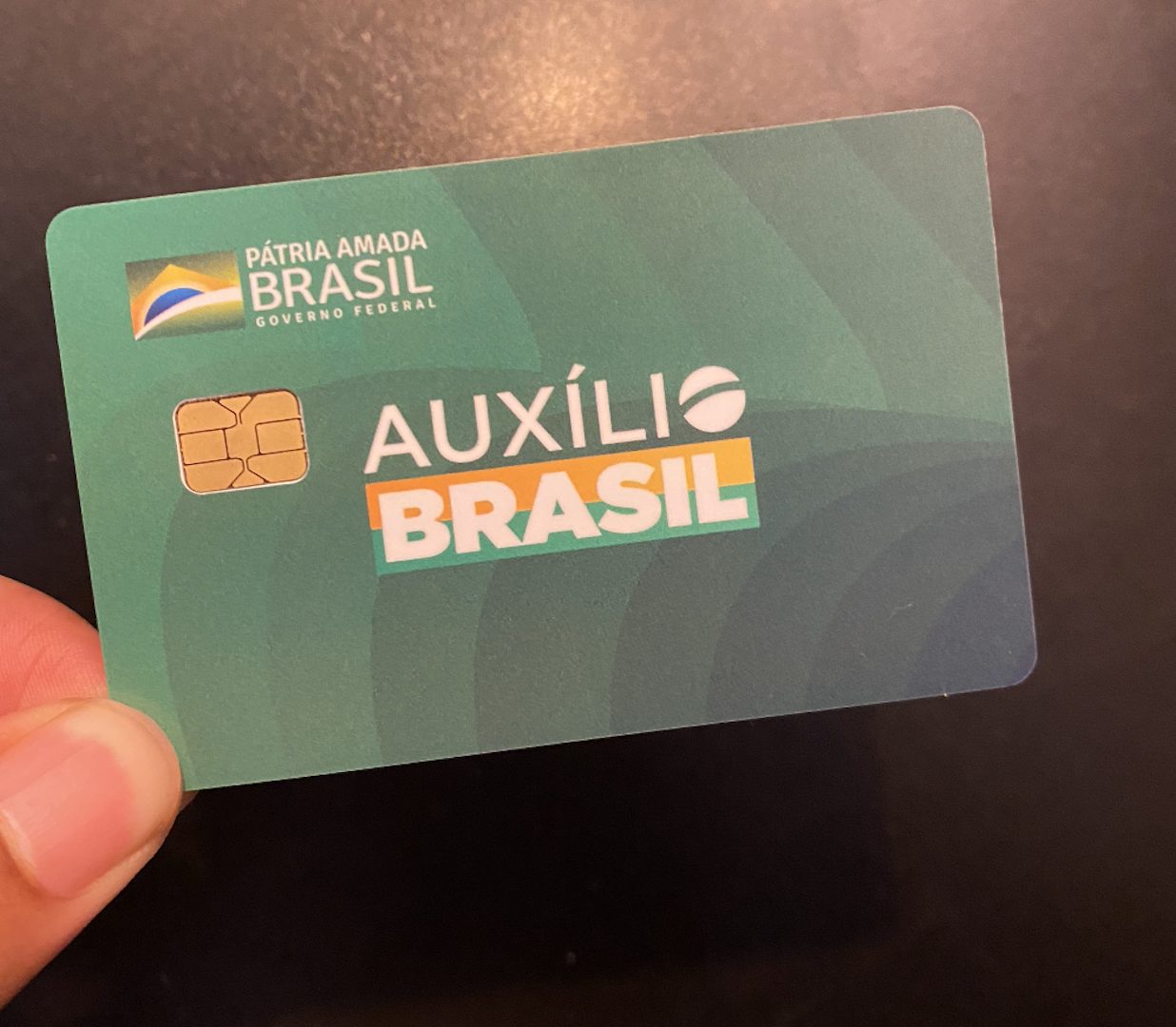 AUXÍLIO BRASIL: saiba como ACOMPANHAR A ENTREGA do seu CARTÃO