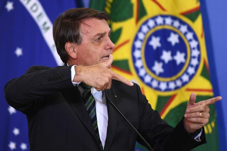BOLSONARO afirma que irá pagar DUAS PARCELAS nos AUXÍLIOS de agosto; veja quem será contemplado