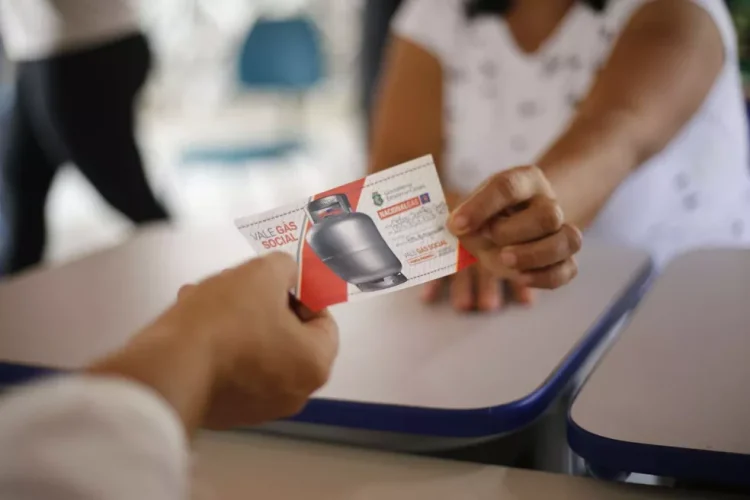VALE-GÁS social: 210 mil cidadãos serão contemplados; veja as regras