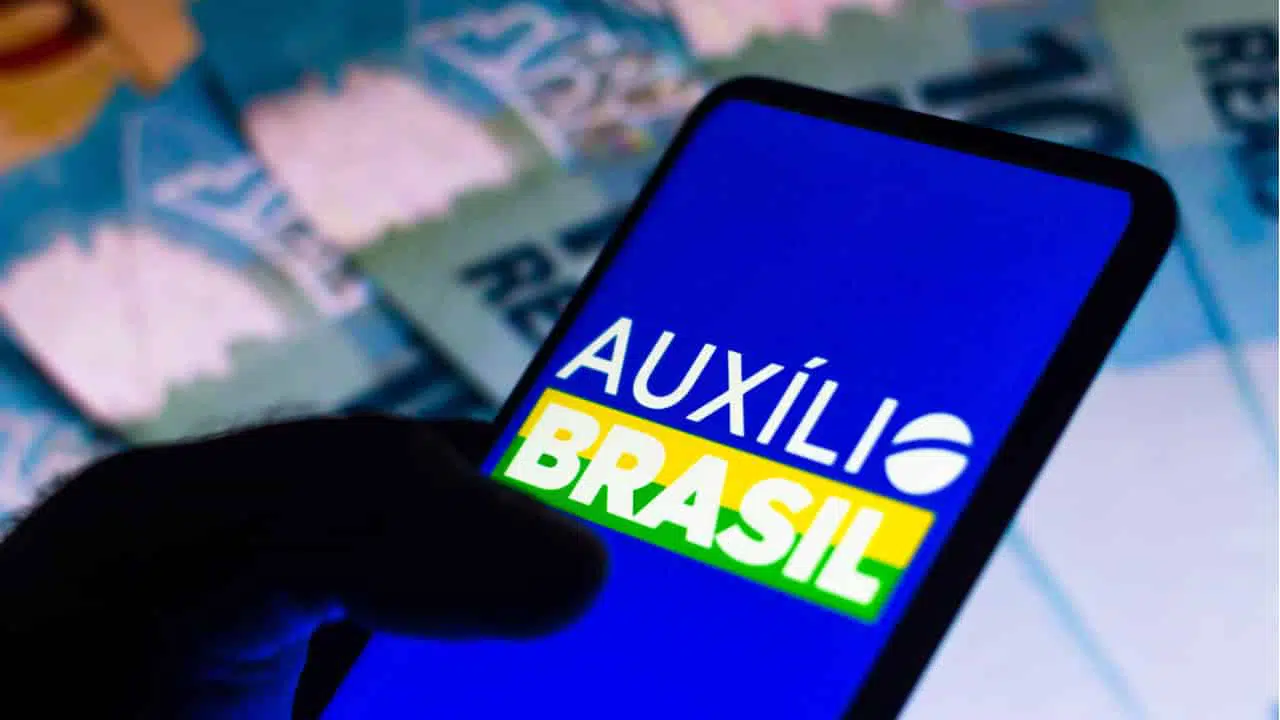 Ministro de BOLSONARO anuncia o VALOR do AUXÍLIO BRASIL em 2023