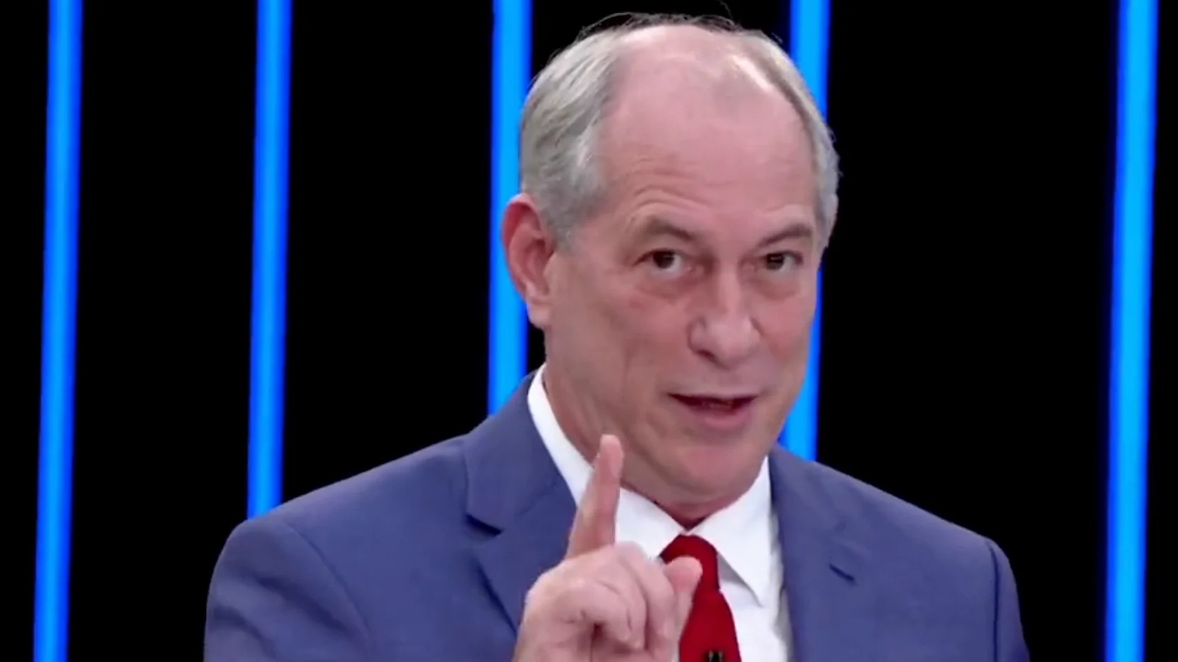 Ciro Gomes est com s rios PROBLEMAS para licenciar o CARRO