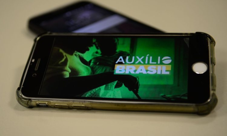 AUXÍLIO BRASIL: consulte AGORA seus benefícios APROVADOS para saber o valor da MENSALIDADE em SETEMBRO