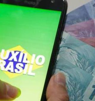 BOLSA FAMÍLIA vai substituir o AUXÍLIO BRASIL em 2023? Acompanhe as previsões dos candidatos