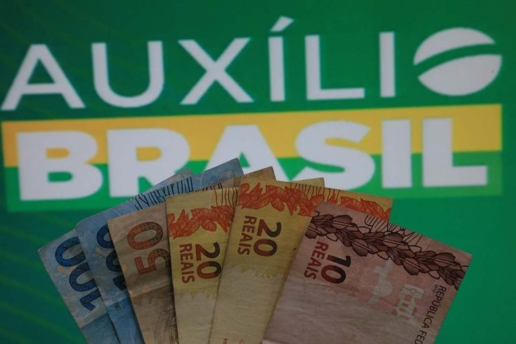 AUXÍLIO BRASIL deve ter sua mensalidade REDUZIDA em 2023. Acompanhe o NOVO valor