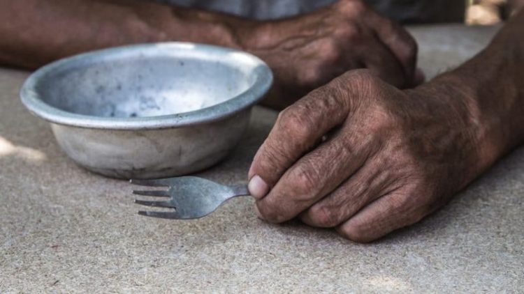 Brasil volta ao MAPA DA FOME com pratos de ossos e subprodutos