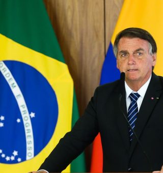 Apoiadores de BOLSONARO pressionam para que AUXÍLIO BRASIL fique NESTE valor