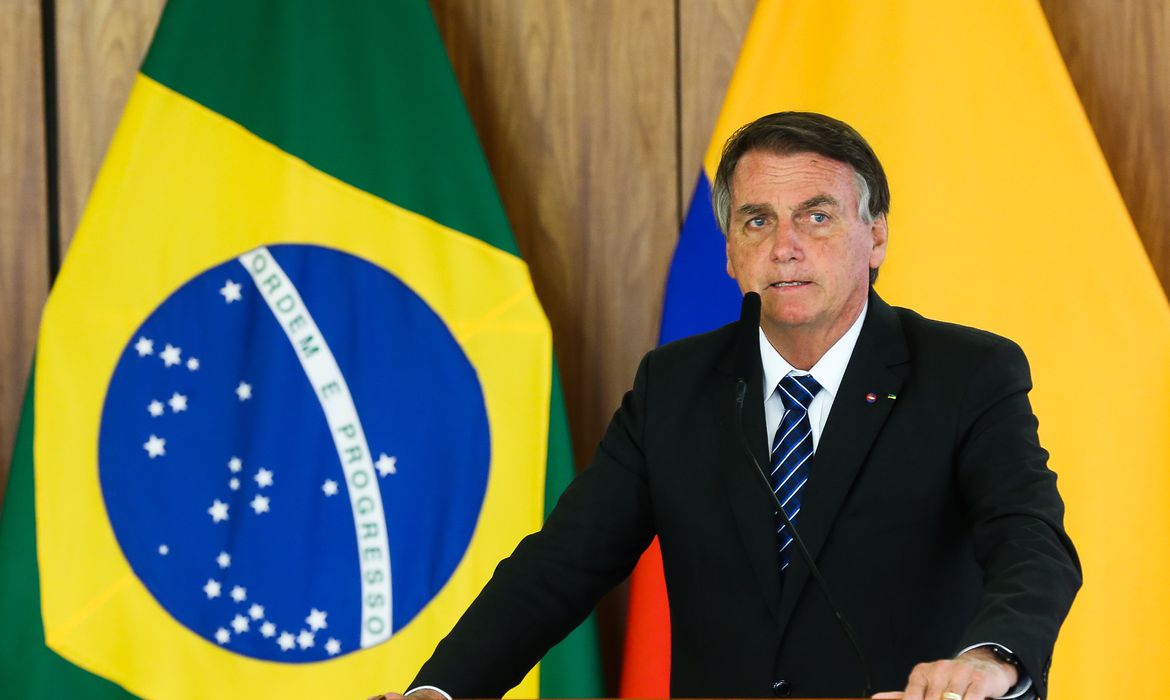 Apoiadores de BOLSONARO pressionam para que AUXÍLIO BRASIL fique NESTE valor
