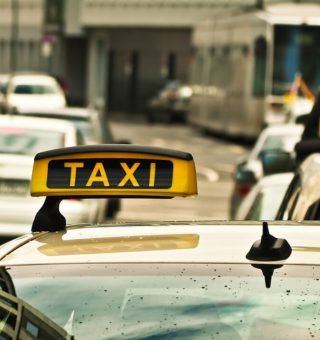 AUXÍLIO TAXISTA tem calendário ATRASADO e forma de SAQUE foi anunciada pelo Governo