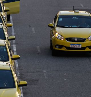 AUXÍLIO TAXISTA: acompanhe o calendário de PAGAMENTOS e consulte se seu valor foi APROVADO