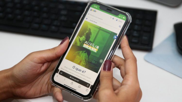AUXÍLIO BRASIL em setembro: entenda porque o benefício NÃO foi antecipado
