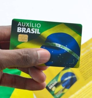 AUXÍLIO BRASIL: governo abre INSCRIÇÕES para 800 mil pessoas. Saiba como se candidatar
