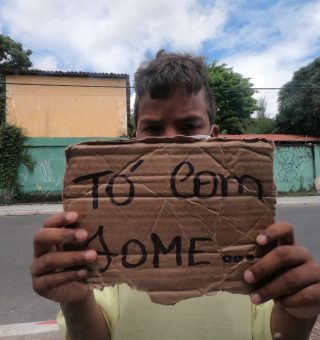 Porque ainda há fome no governo do AUXÍLIO BRASIL? Especialistas apontam as FALHAS do projeto