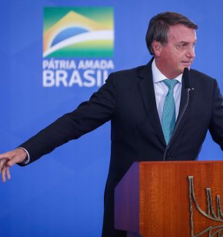 Bolsonaro faz pronunciamento polêmico sobre os segurados do AUXÍLIO BRASIL
