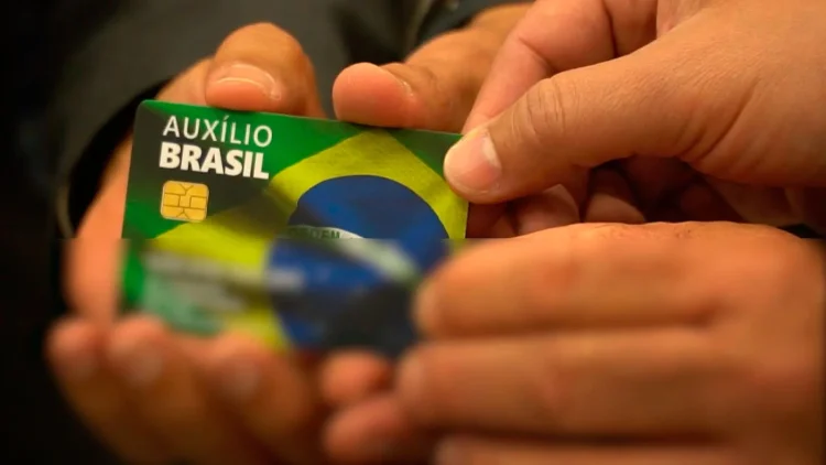Para onde vai o dinheiro do AUXÍLIO BRASIL? Veja com que essas famílias gastam