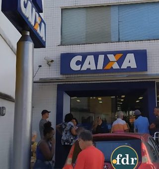 cropped-fila-caixa-economica-federal-para-receber-os-pagamentos-do-auxilio-brasil-fdr.jpg