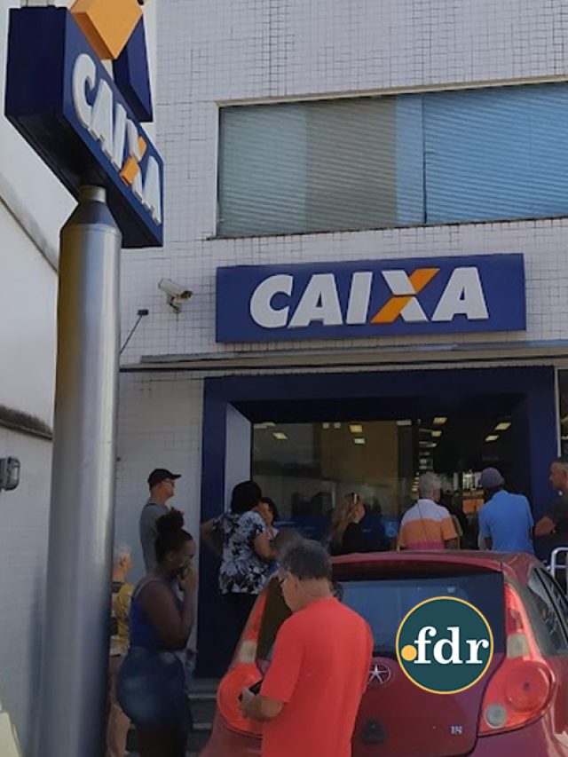 cropped-fila-caixa-economica-federal-para-receber-os-pagamentos-do-auxilio-brasil-fdr.jpg